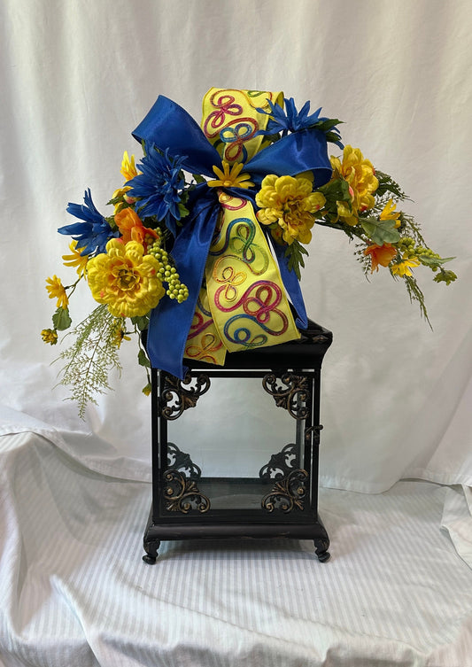 Spring or Summer Removable Cheerful Yellow and Blue Lantern Topper creates a Charming Transformation and Accent for you Lantern.