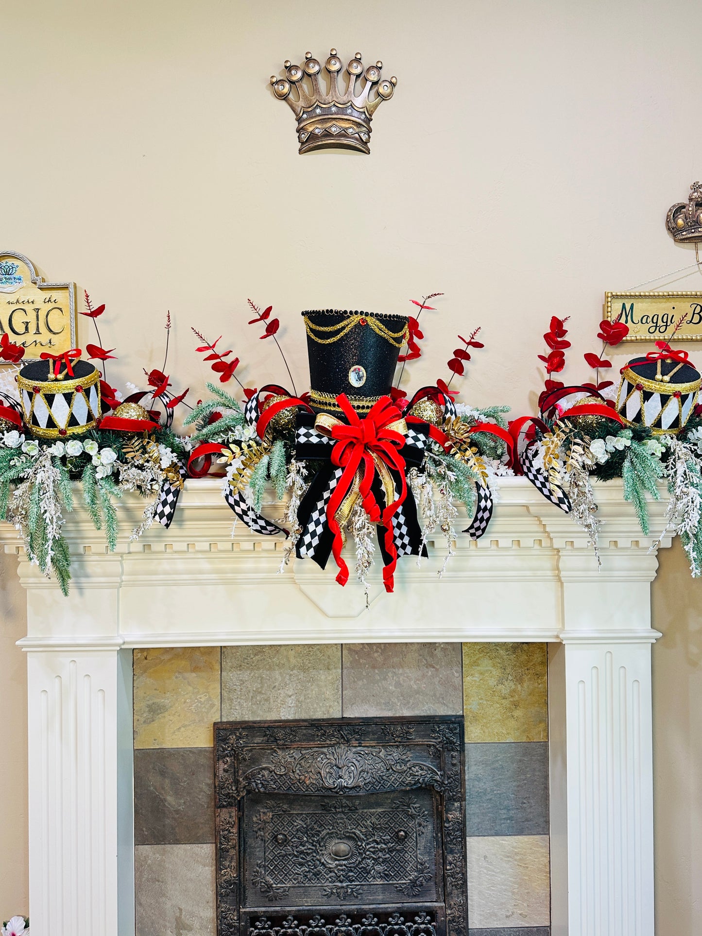 3-Piece Nutcracker Mantel Decor Set – Luxury Red Gold Black