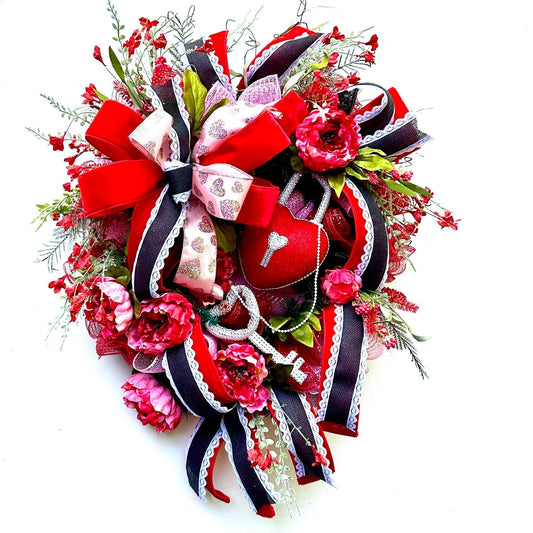 Romantic shabby chic valentine wreath, gift for her, wedding decor, front door valentine wreath, valentine heart, Mother's Day