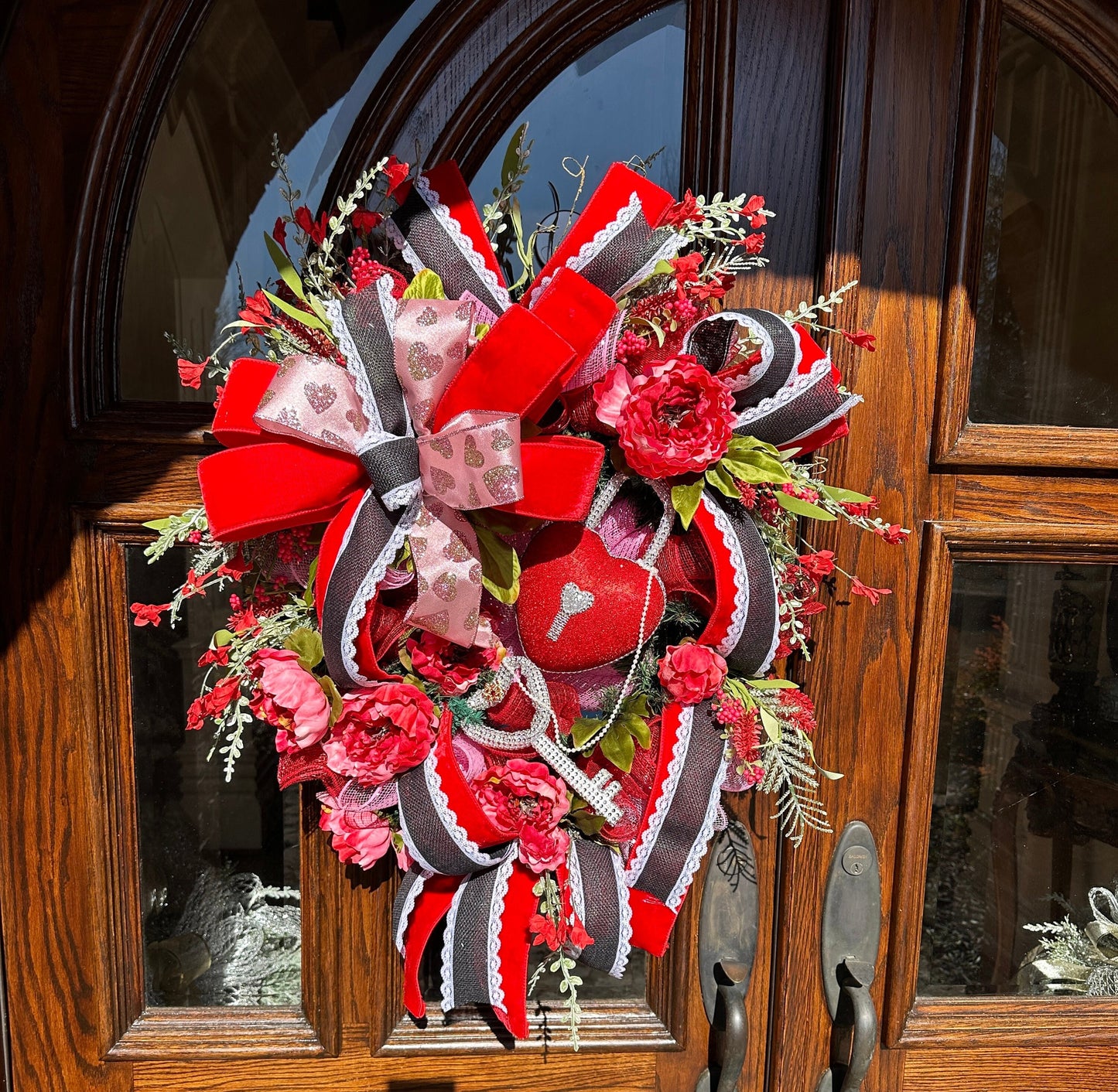 Romantic shabby chic valentine wreath, gift for her, wedding decor, front door valentine wreath, valentine heart, Mother's Day