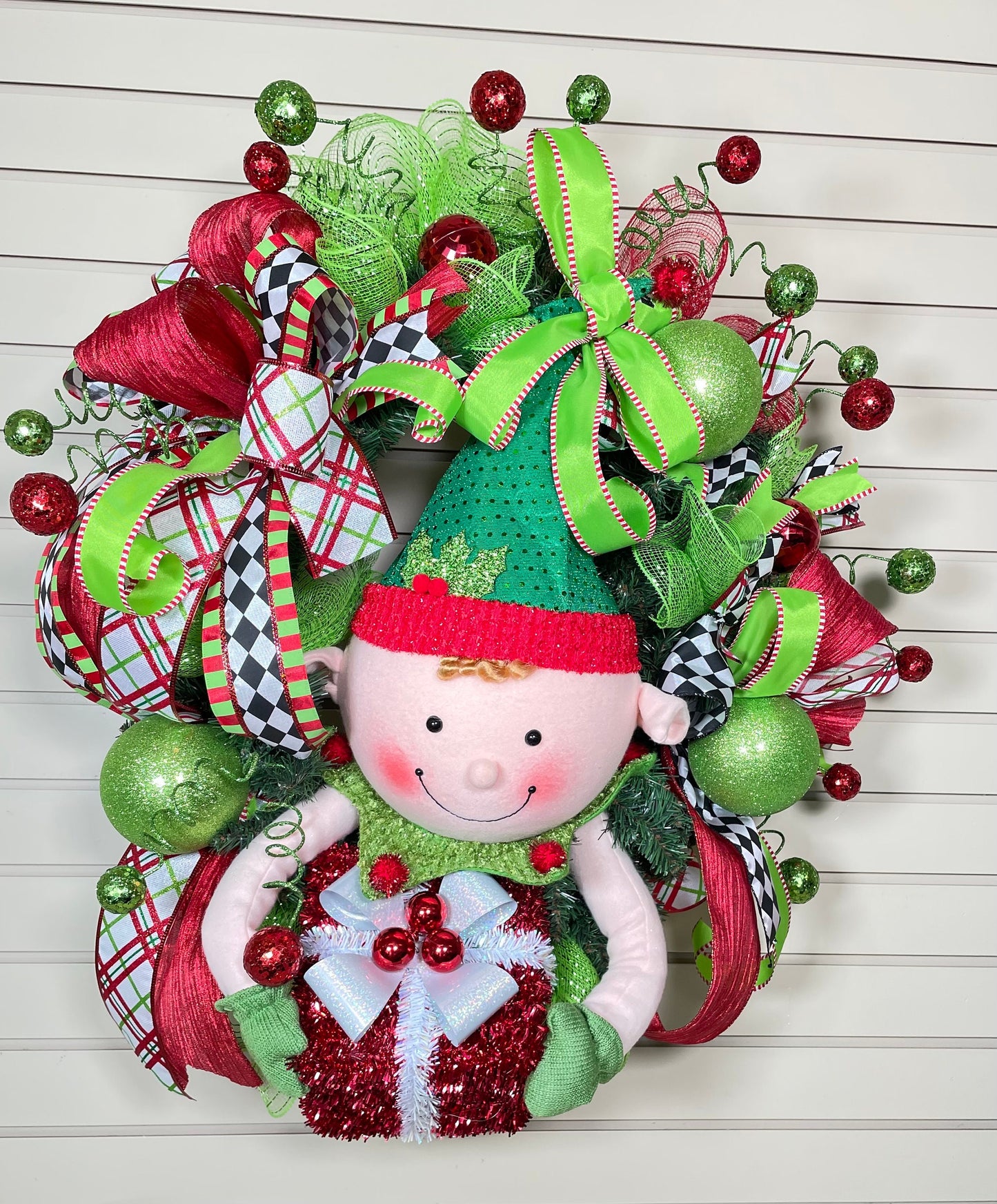 christmas red and green elf weath