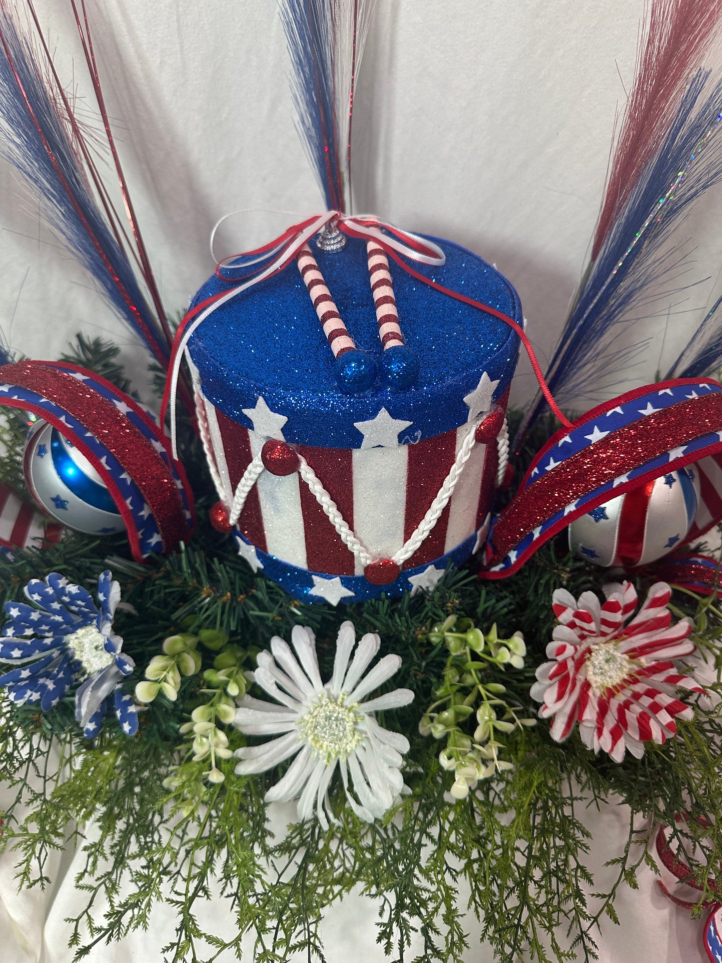 Patriotic Mantel Decor Set – 3-Piece Uncle Sam Hat & Drum