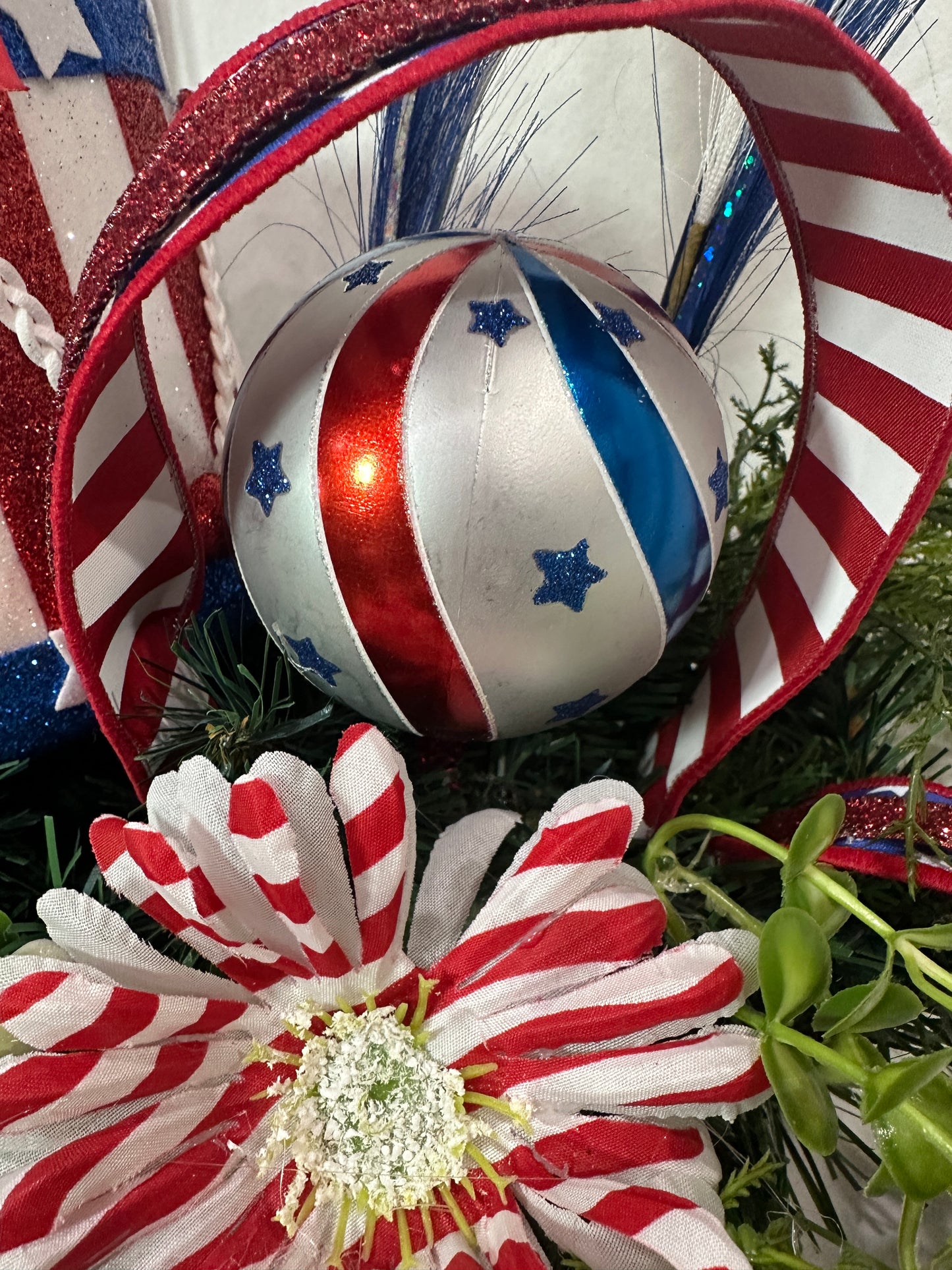 Patriotic Mantel Decor Set – 3-Piece Uncle Sam Hat & Drum