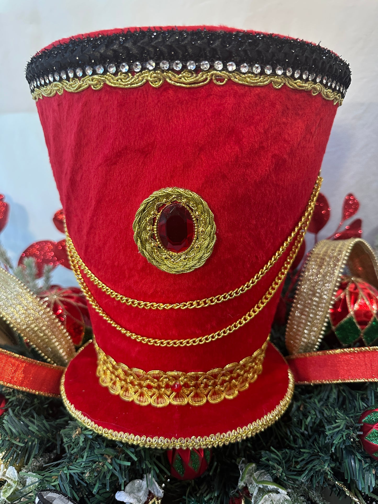 🎄 Christmas Nutcracker Mantle Decor Set – 3-Piece Ready-to-Style Holiday Garland with Drums & Top Hat