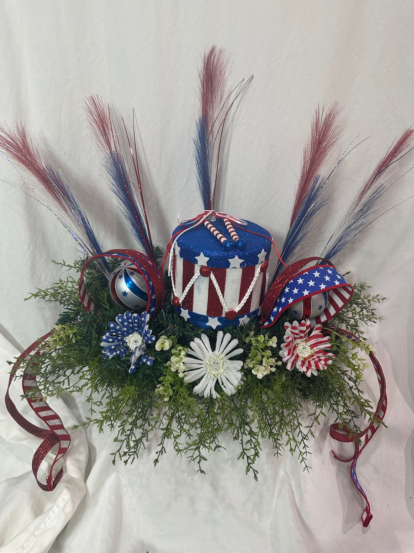 Patriotic Mantel Decor Set – 3-Piece Uncle Sam Hat & Drum